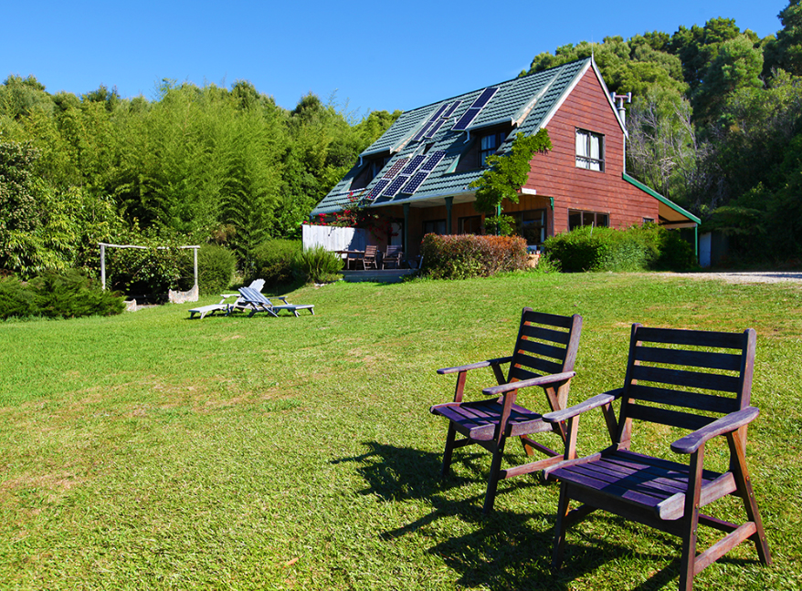 shambhala-retreat-and-guesthouse-yoga-yogi-summer-vacation-holiday-hostel-hotel-resort-accommodation-goldenbay-tasman-newzealand-southisland-cheap-affordable-budget-privatebeach-best-top-view-panorama-panoramic-ocean-beachfront-sea